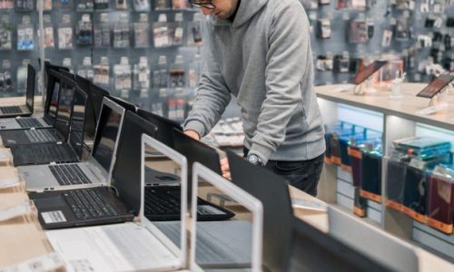 gizmogo-what-to-look-for-in-buying-a-laptop-a-complete-guide-640x370