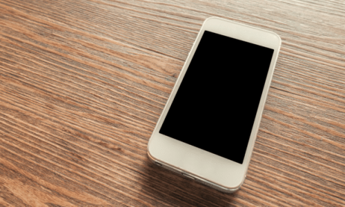 gizmogo-why-older-iphones-lose-value-faster-than-you-expect-resale-trends-explained-640-370